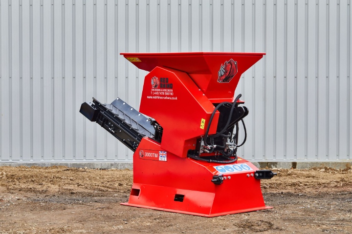 Discover the Red Rhino 3000 mini crusher for efficient on-site material processing. Ideal for construction, recycling, and demolition projects.