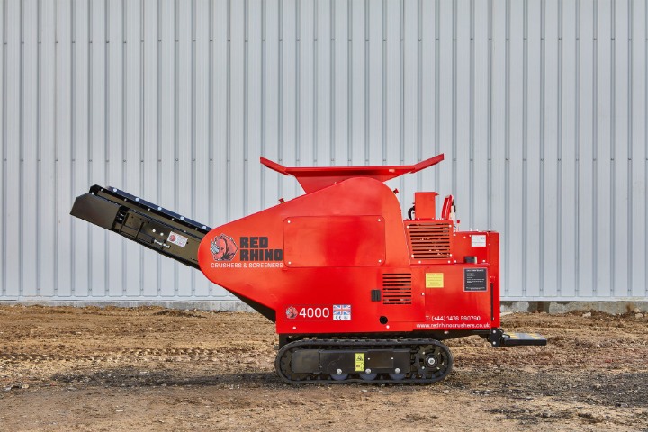 Discover the powerful Red Rhino 4000 mini crusher, ideal for small-scale demolition, construction, and recycling projects. Efficient and compact.