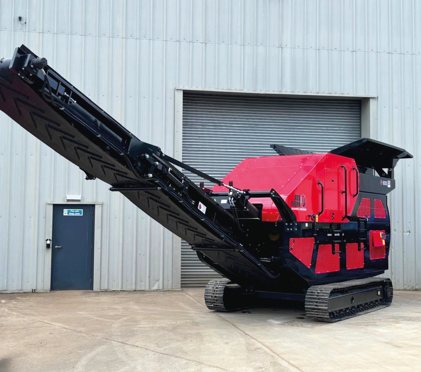 Red Rhino 8000 crusher machine